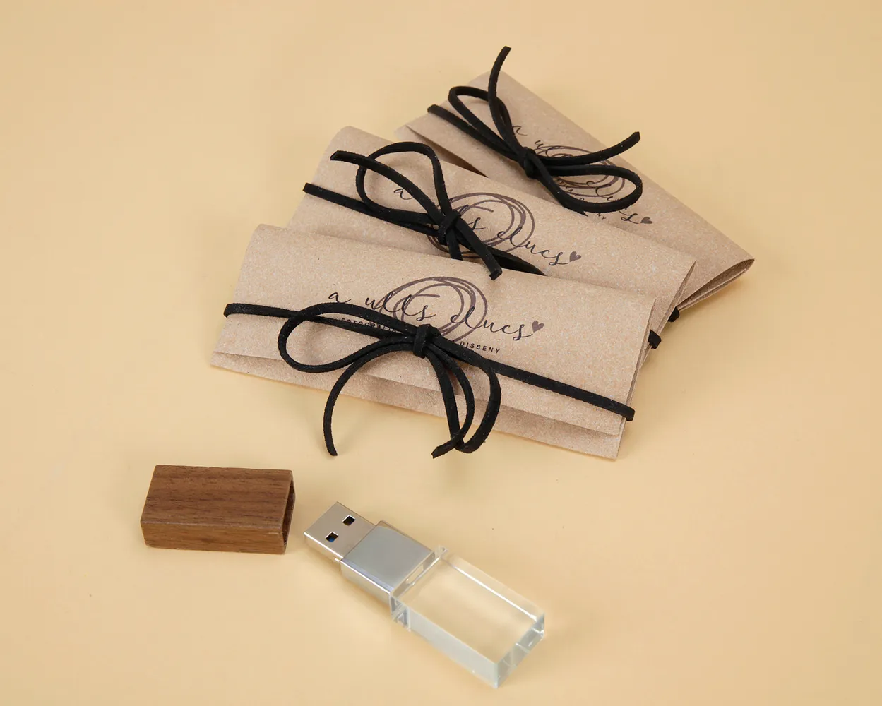 Sobres piel reciclada USB